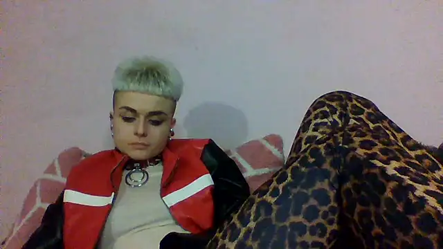 Snapshot of AlisaDear257 chatting on February 23, 9:01 pm AlisaDear257 online show from February 23, 9:01 pm