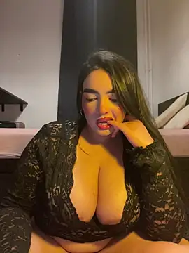 Snapshot of Mayaslow chatting on May 30, 8:39 pm Mayaslow online show from May 30, 8:39 pm