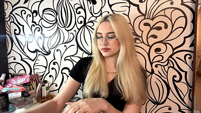 Kat Catherine online show from March 1, 11:12 am