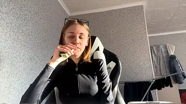 Sweety Burger online show from February 22, 12:15 pm