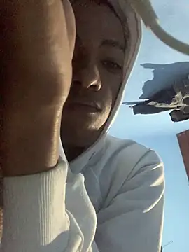 Snapshot of mondacuo3000 chatting on February 10, 12:31 pm mondacuo3000 online show from February 10, 12:31 pm