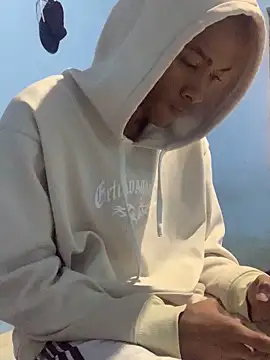 Snapshot of mondacuo3000 chatting on February 14, 3:20 pm mondacuo3000 online show from February 14, 3:20 pm