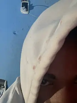 Snapshot of mondacuo3000 chatting on February 18, 9:16 am mondacuo3000 online show from February 18, 9:16 am