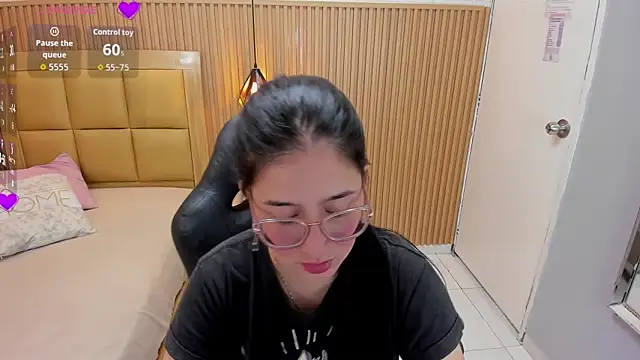 Snapshot of SAMANTHAFIORE1 chatting on February 18, 12:45 pm SAMANTHAFIORE1 online show from February 18, 12:45 pm