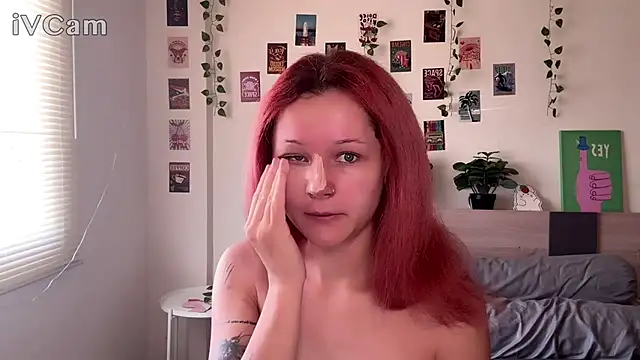 Snapshot of pixieyes00n chatting on February 18, 2:18 am pixieyes00n online show from February 18, 2:18 am