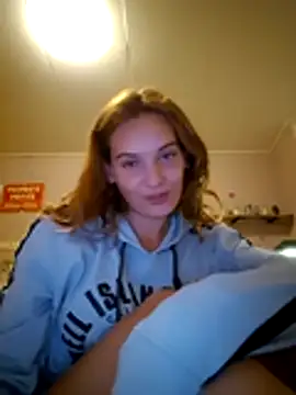 sweetsophie69 online show from May 6, 7:52 pm