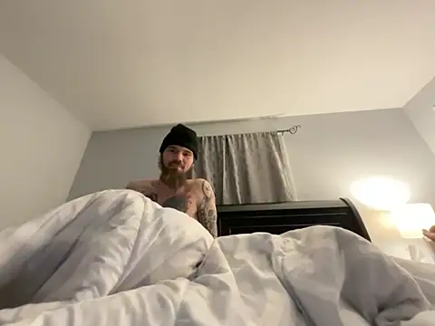 Snapshot of fun_couple_cum chatting on February 22, 4:57 am fun couple cum online show from February 22, 4:57 am