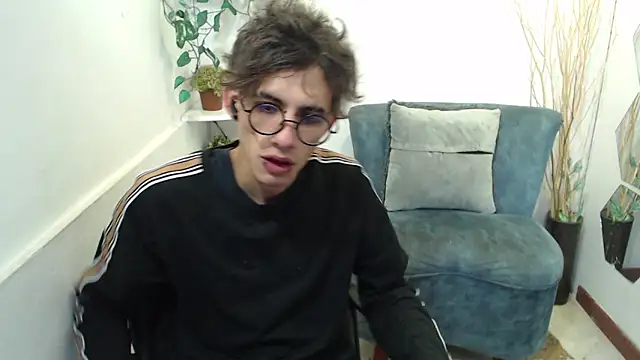 AaronBeer  online show from March 2, 12:01 pm