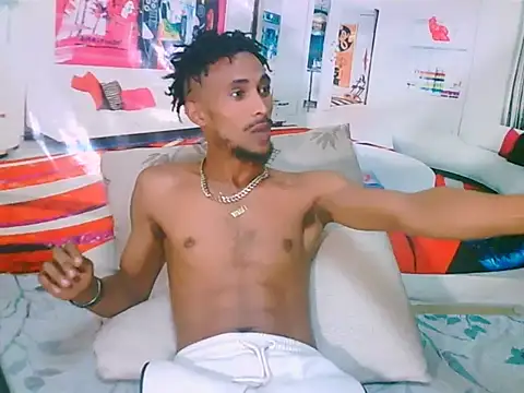 Snapshot of EroticPoison69 chatting on February 19, 6:15 pm EroticPoison69 online show from February 19, 6:15 pm