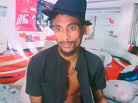 Snapshot of EroticPoison69 chatting on February 25, 5:33 pm EroticPoison69 online show from February 25, 5:33 pm