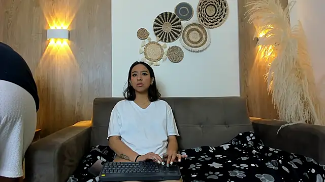 Gaia n Nix online show from May 29, 3:15 am