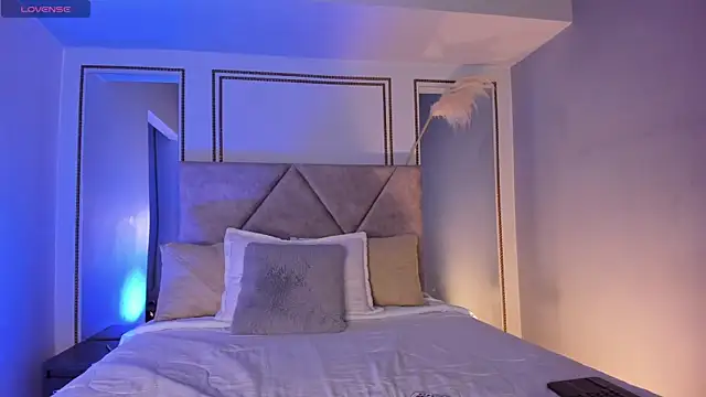 KaattyDoll online show from April 10, 8:24 pm