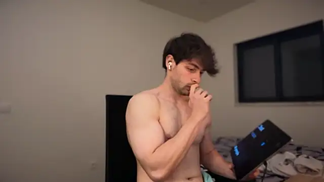 Snapshot of Leo_Justin25 chatting on March 2, 6:37 pm Leo Justin25 online show from March 2, 6:37 pm