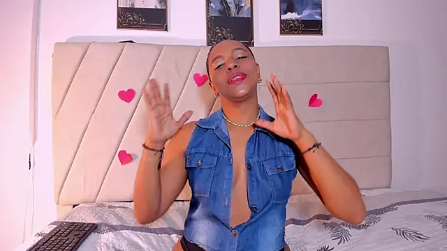 Snapshot of samaraa_smith1 chatting on February 21, 12:06 pm samaraa smith1 online show from February 21, 12:06 pm