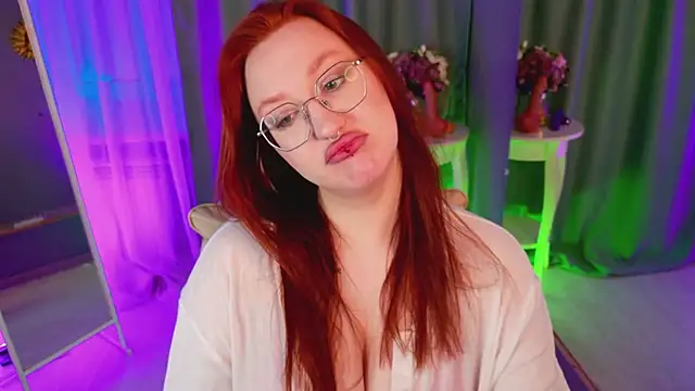 Snapshot of SpicyFox_ chatting on February 27, 2:17 pm SpicyFox online show from February 27, 2:17 pm