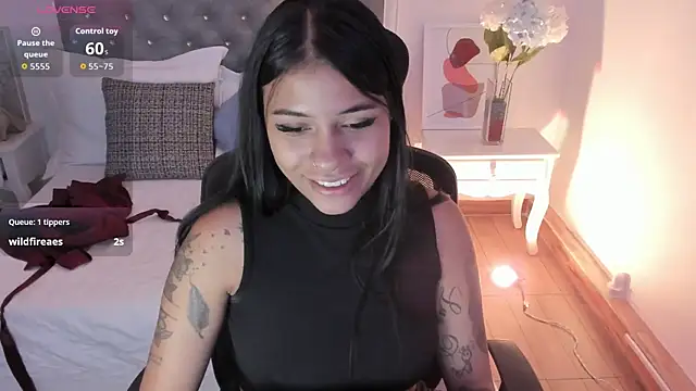 Snapshot of Aisha_Haddad chatting on February 26, 2:05 pm Aisha Haddad online show from February 26, 2:05 pm