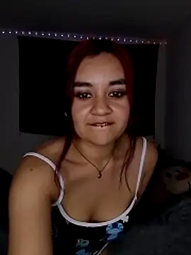 Snapshot of Lucy_allen1 chatting on February 12, 9:32 pm Lucy allen1 online show from February 12, 9:32 pm