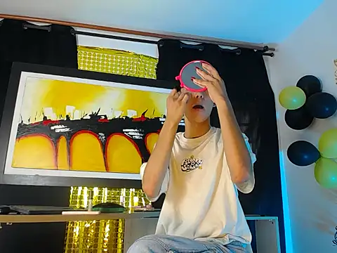 jullian ricci online show from March 15, 7:20 pm