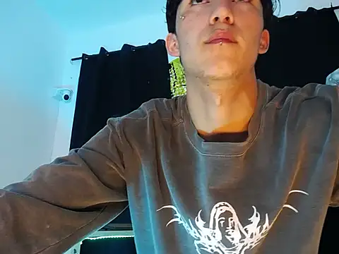 jullian ricci online show from March 24, 8:36 pm