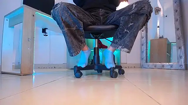 jullian ricci online show from April 14, 9:54 pm