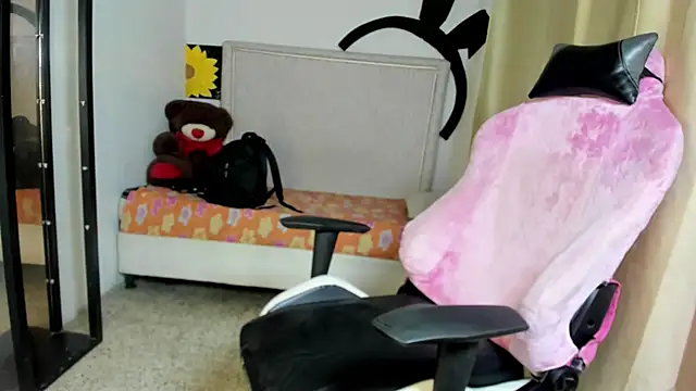 Top and bottom online show from April 13, 8:14 pm