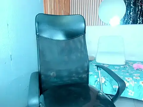 Jhoselinee online show from February 20, 7:36 pm