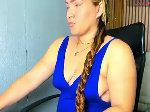 Jhoselinee online show from February 25, 2:37 pm