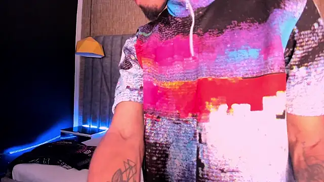 Snapshot of NoaahTylor chatting on February 28, 7:48 pm NoaahTylor online show from February 28, 7:48 pm