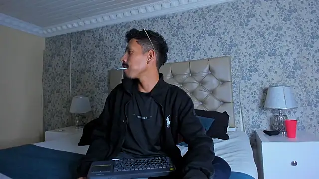 NoaahTylor online show from March 29, 9:04 pm