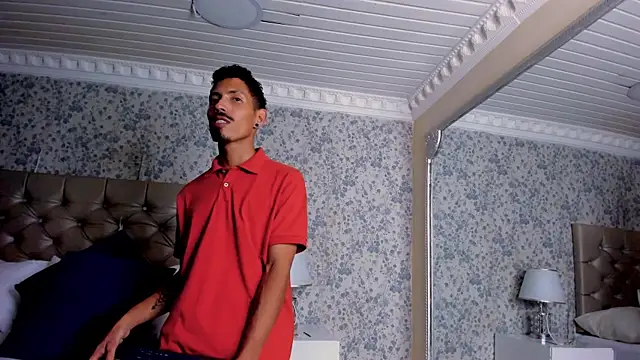 NoaahTylor online show from April 17, 3:20 am