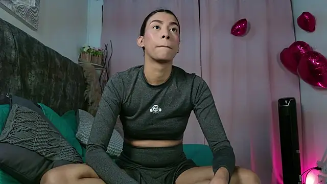 MelanyStone  online show from February 16, 11:50 am