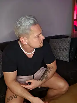 Snapshot of EddyRise- chatting on February 13, 6:26 pm EddyRise- online show from February 13, 6:26 pm