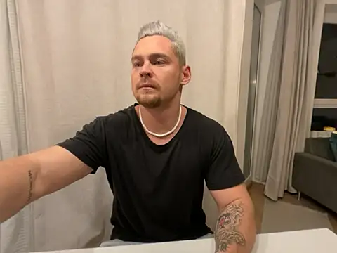 Snapshot of EddyRise- chatting on February 15, 6:15 pm EddyRise- online show from February 15, 6:15 pm