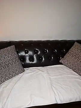 Snapshot of EddyRise- chatting on February 18, 6:15 pm EddyRise- online show from February 18, 6:15 pm