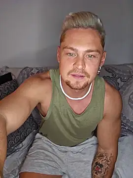 Snapshot of EddyRise- chatting on February 20, 6:08 pm EddyRise- online show from February 20, 6:08 pm