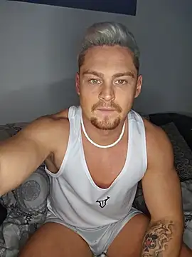 Snapshot of EddyRise- chatting on February 24, 4:49 pm EddyRise- online show from February 24, 4:49 pm