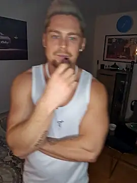 Snapshot of EddyRise- chatting on February 26, 6:07 pm EddyRise- online show from February 26, 6:07 pm