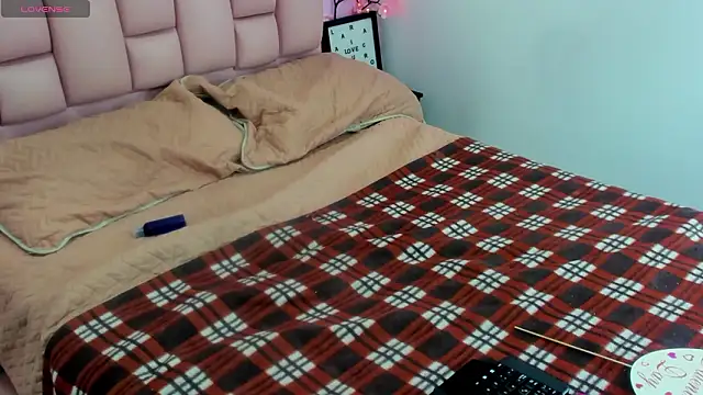 emma cg online show from March 9, 5:28 pm