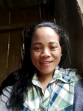 molly-xx online show from April 18, 5:33 am