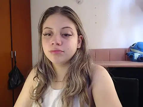 Snapshot of alaina_blesssed chatting on February 12, 3:51 pm alaina blesssed online show from February 12, 3:51 pm