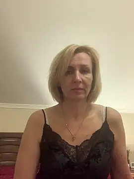 Snapshot of VeltaMur975 chatting on February 20, 7:47 pm VeltaMur975 online show from February 20, 7:47 pm