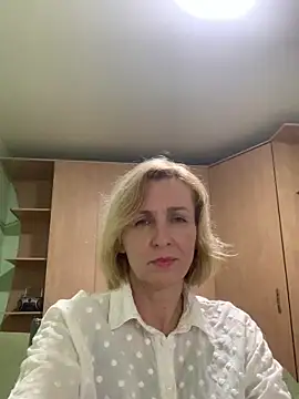 Snapshot of VeltaMur975 chatting on February 23, 1:41 pm VeltaMur975 online show from February 23, 1:41 pm