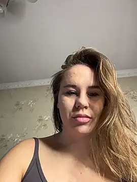 Snapshot of Ariya_888 chatting on February 12, 7:47 am Ariya 888 online show from February 12, 7:47 am