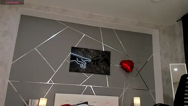 naomi reiss online show from February 28, 1:17 am