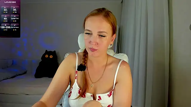 Snapshot of she_wolf chatting on June 30, 3:35 pm she wolf online show from June 30, 3:35 pm