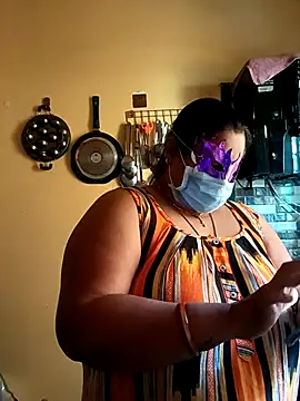 Snapshot of 02Roshni chatting on March 1, 9:11 am 02Roshni online show from March 1, 9:11 am