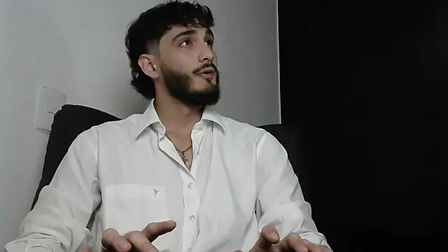 LovexJuxn8 online show from February 23, 7:11 pm