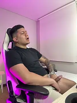  robertobaggioo online show from February 16, 12:34 pm