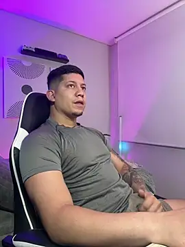  robertobaggioo online show from April 1, 12:28 pm