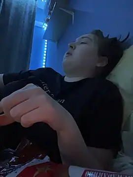 Snapshot of LixuryBaby chatting on February 12, 11:00 pm LixuryBaby online show from February 12, 11:00 pm